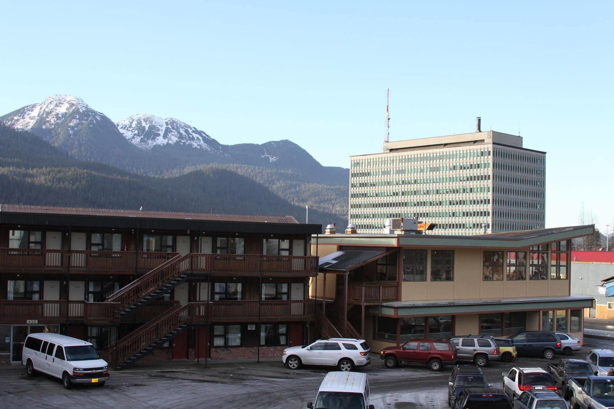 The Driftwood Lodge Juneau Exterior photo